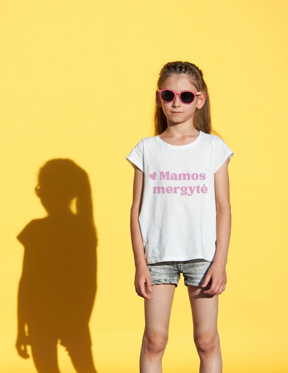Marškinėliai mergaitei su užrašu "Mamos mergytė"