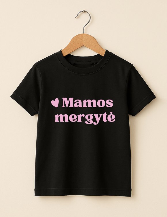 Juodi marškinėliai mergaitei su užrašu "Mamos mergytė"