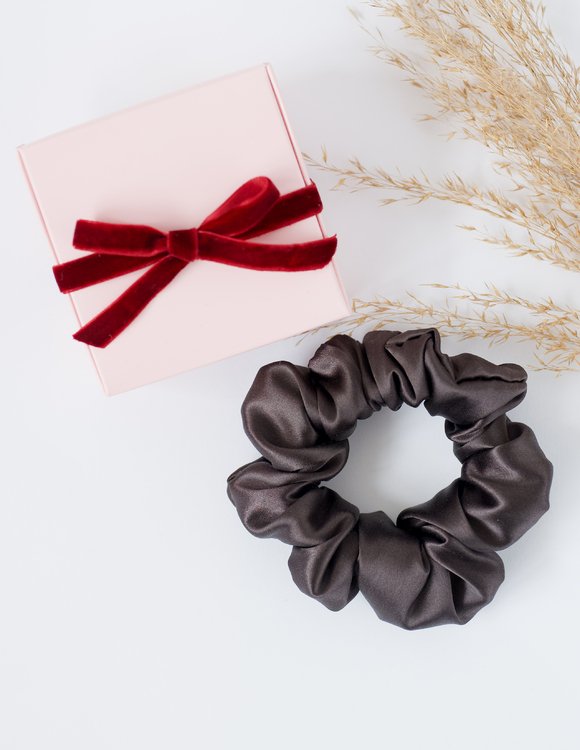 Ruda šilkinė plaukų gumelė "ŠOKOLADAS"