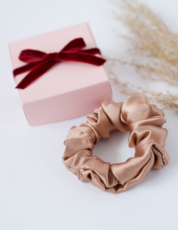 Šilkinė plaukų gumelė "KARAMELĖ"