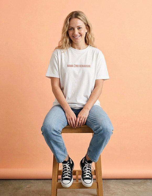Moteriški marškinėliai "Mama žino geriausiai" 
