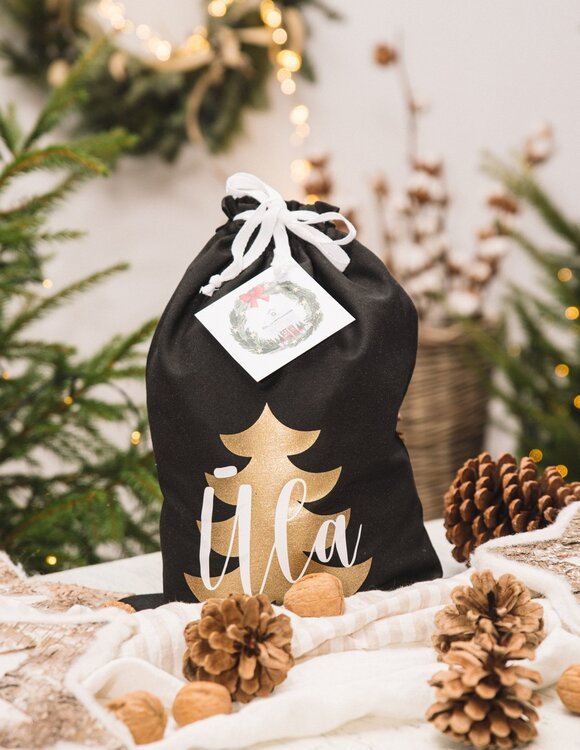 Kalėdinis medžiaginis dovanų maišelis su auksine eglute
